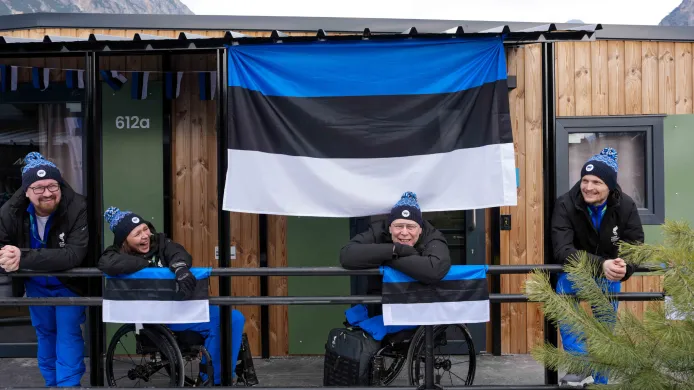 Head Eesti Vabariigi 35. taasiseseisvumispäeva!